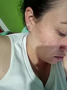 Snapshot of Rouse_hot_ chatting on 12-23-25, 02:20 Rouse hot online show from 12-23-25, 02:20