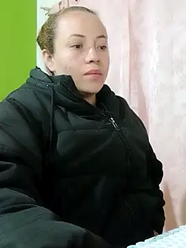 Snapshot of Rouse_hot_ chatting on 02-16-26, 10:22 Rouse hot online show from 02-16-26, 10:22