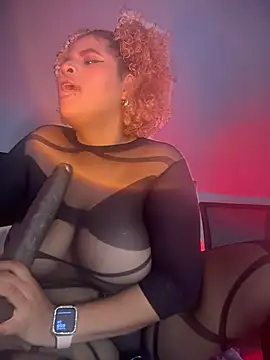 Snapshot of nikicatwild chatting on 11-24-25, 11:59 nikicatwild online show from 11-24-25, 11:59