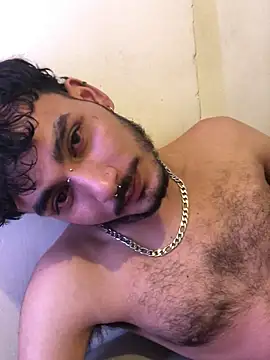 Snapshot of Brunicci chatting on 12-23-25, 09:18 Brunicci online show from 12-23-25, 09:18