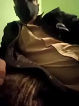 Snapshot of Komel00971 chatting on 12-02-25, 01:50 Komel00971 online show from 12-02-25, 01:50