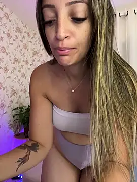 Snapshot of BelleRune chatting on 02-08-26, 10:18 BelleRune online show from 02-08-26, 10:18