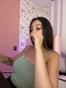 Snapshot of BelleRune chatting on 02-12-26, 04:57 BelleRune online show from 02-12-26, 04:57