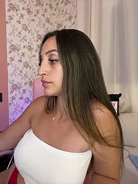 Snapshot of BelleRune chatting on 02-16-26, 05:31 BelleRune online show from 02-16-26, 05:31