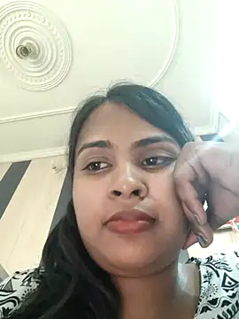 Snapshot of Red_Love_1 chatting on 05-15-26, 11:06 Red Love 1 online show from 05-15-26, 11:06