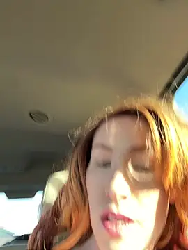 Snapshot of desertdaisee chatting on 12-18-25, 03:40 desertdaisee online show from 12-18-25, 03:40