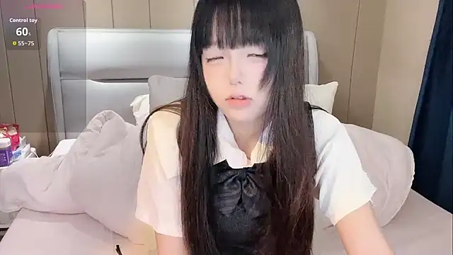 Snapshot of Victoria-6688- chatting on 11-15-25, 02:46 Victoria-6688- online show from 11-15-25, 02:46