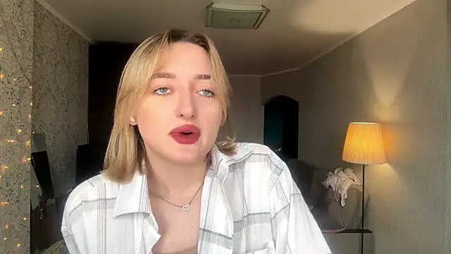 Emily lyy online show from 11-20-25, 09:20