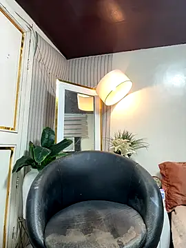 Snapshot of _SandraHornball_ chatting on 12-16-25, 09:47 SandraHornball online show from 12-16-25, 09:47