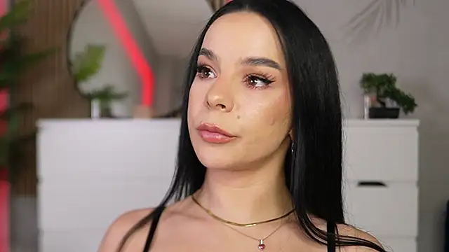 Miss Denisse online show from 12-18-25, 08:37