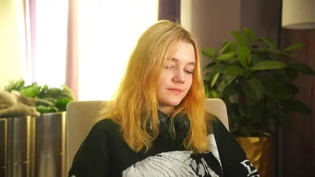 SindyRoskelley online show from 11-18-25, 05:23