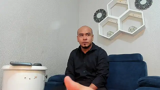 Snapshot of Malachi_Marx chatting on 11-17-25, 12:33 Malachi Marx online show from 11-17-25, 12:33