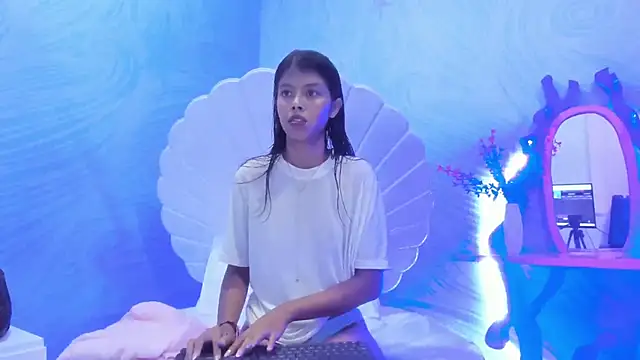 arietta skinny online show from 11-24-25, 07:57