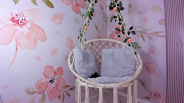 Snapshot of arietta_skinny chatting on 02-01-26, 12:04 arietta skinny online show from 02-01-26, 12:04