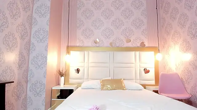 Snapshot of arietta_skinny chatting on 02-16-26, 11:39 arietta skinny online show from 02-16-26, 11:39