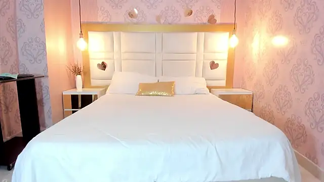 Snapshot of arietta_skinny chatting on 02-26-26, 07:46 arietta skinny online show from 02-26-26, 07:46