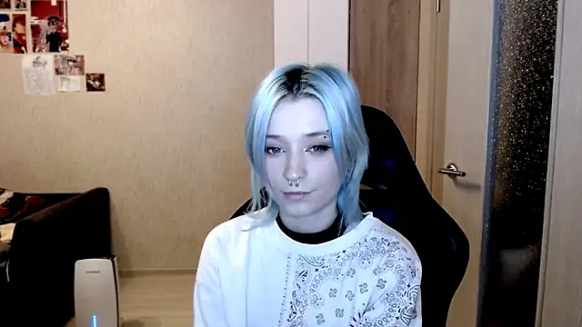 SophiaLur online show from 11-18-25, 03:38