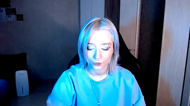 SophiaLur online show from 11-25-25, 03:23