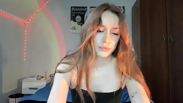 Snapshot of tinyglow chatting on 03-03-26, 09:42 tinyglow online show from 03-03-26, 09:42