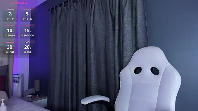 Snapshot of violeta_santanna chatting on 12-13-25, 07:53 violeta santanna online show from 12-13-25, 07:53