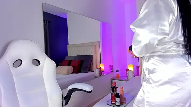 Snapshot of violeta_santanna chatting on 01-14-26, 06:13 violeta santanna online show from 01-14-26, 06:13