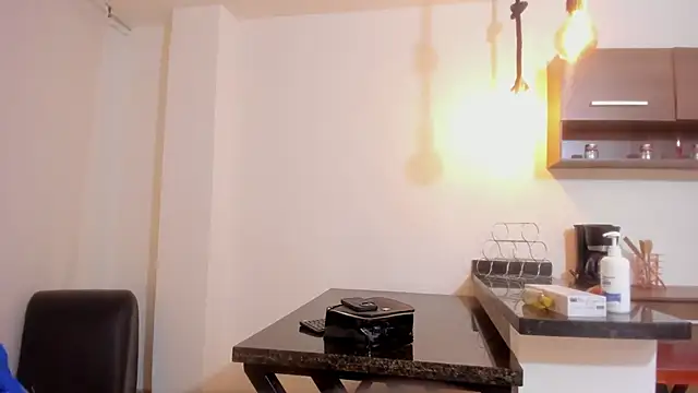 Snapshot of Emily_Frostt chatting on 12-02-25, 08:04 Emily Frostt online show from 12-02-25, 08:04