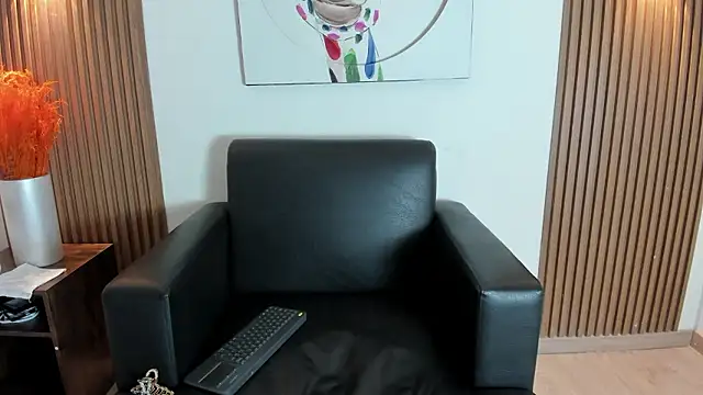 Snapshot of Emily_Frostt chatting on 03-21-26, 11:37 Emily Frostt online show from 03-21-26, 11:37