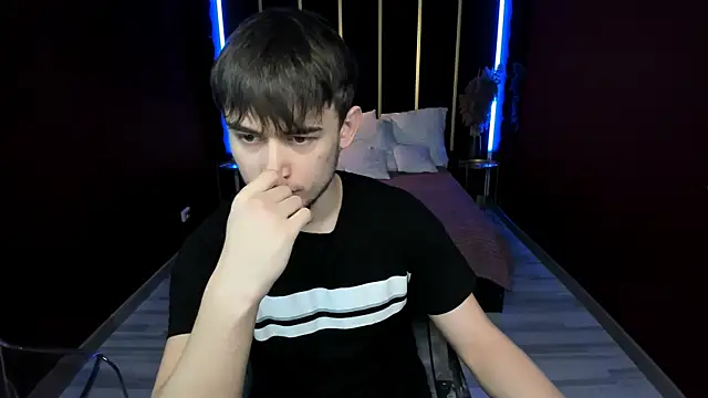 AlejandroEllias online show from 01-17-26, 04:06