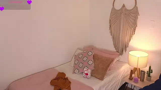 ChaosDoll   online show from 12-22-25, 09:01