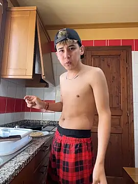 Noah21  online show from 12-22-25, 12:46