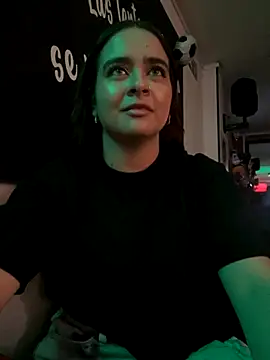 HANNAHBAKER00 online show from 11-21-25, 07:45