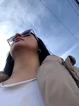 HANNAHBAKER00 online show from 12-03-25, 08:29