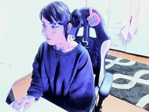 Zombitch online show from 11-25-25, 09:37