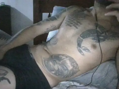 Snapshot of loveSquirtme chatting on 11-15-25, 04:10 loveSquirtme online show from 11-15-25, 04:10