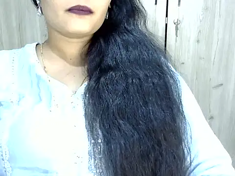 Snapshot of Muskan_Jha chatting on 04-05-26, 03:42 Muskan Jha online show from 04-05-26, 03:42