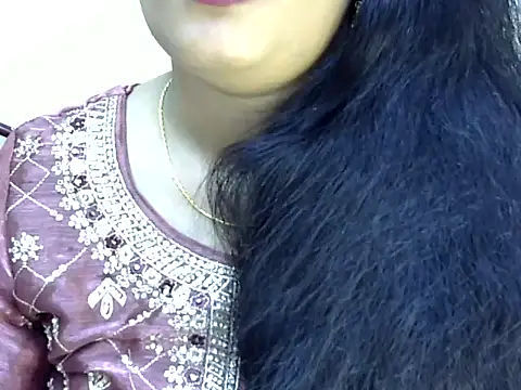 Snapshot of Muskan_Jha chatting on 05-08-26, 02:44 Muskan Jha online show from 05-08-26, 02:44