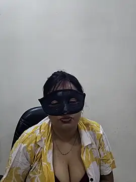 Cute-richa1 online show from 02-19-26, 05:31