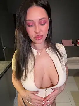 Lolla dolly online show from 11-28-25, 09:28