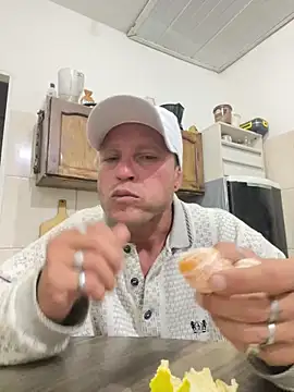 Snapshot of patraick chatting on 05-30-26, 11:24 patraick online show from 05-30-26, 11:24