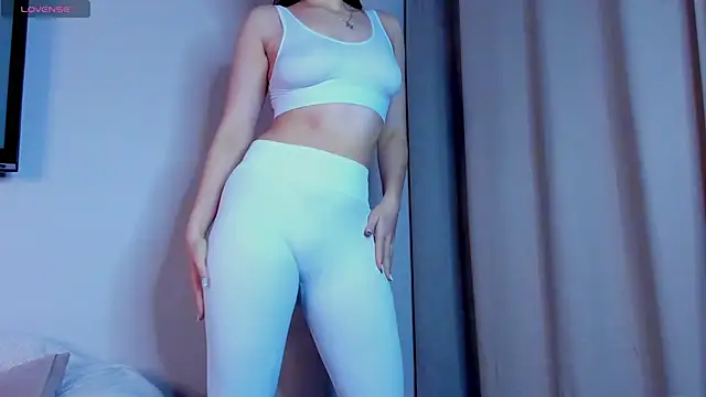 Snapshot of MarryMiles chatting on 11-16-25, 09:26 MarryMiles online show from 11-16-25, 09:26