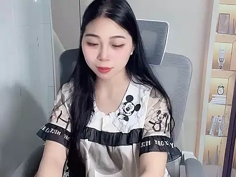 Lousii online show from 11-22-25, 01:43