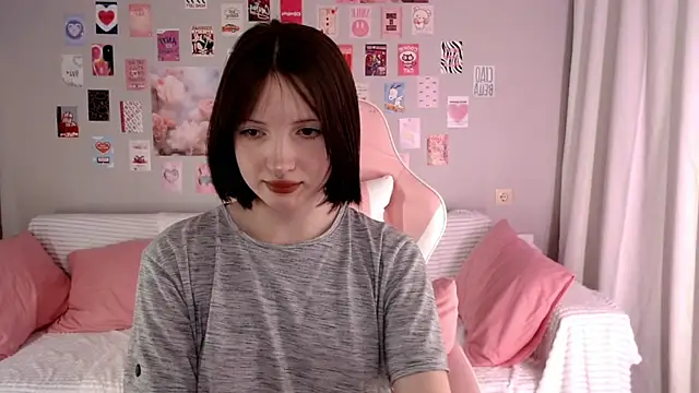 Snapshot of Lexi_Bottom chatting on 12-17-25, 01:55 Lexi Bottom online show from 12-17-25, 01:55