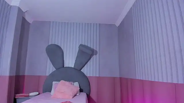 Kendall curves online show from 04-12-26, 02:27