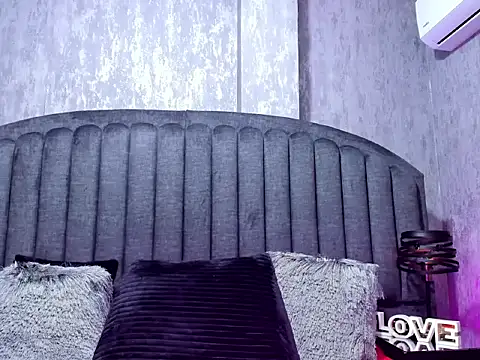 Snapshot of Kleerth_Miller chatting on 01-11-26, 01:27 Kleerth Miller online show from 01-11-26, 01:27