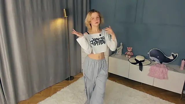 Snapshot of PhillisEsplin chatting on 11-20-25, 08:08 PhillisEsplin online show from 11-20-25, 08:08