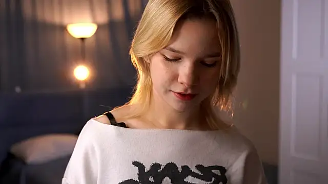 Snapshot of PhillisEsplin chatting on 12-01-25, 08:03 PhillisEsplin online show from 12-01-25, 08:03