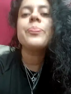 Snapshot of Lapeluda25 chatting on 12-15-25, 08:02 Lapeluda25 online show from 12-15-25, 08:02