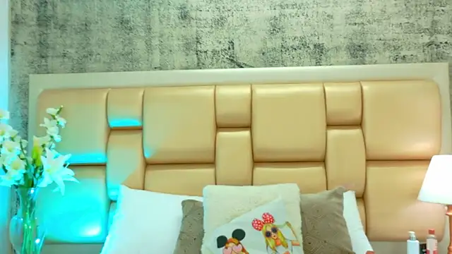 SelennaCooper online show from 11-28-25, 11:35