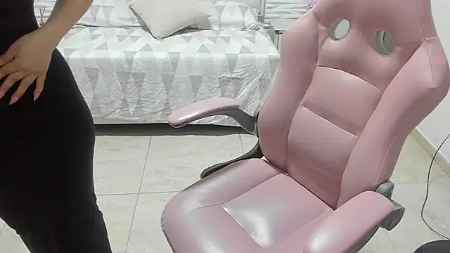 Snapshot of Tahira_bakir chatting on 11-20-25, 12:05 Tahira bakir online show from 11-20-25, 12:05