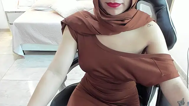 Snapshot of Tahira_bakir chatting on 11-25-25, 12:32 Tahira bakir online show from 11-25-25, 12:32